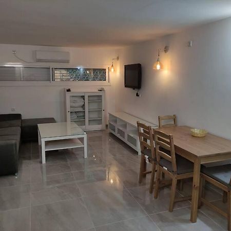 יחידת אירוח חדשה ומקסימה בכרמיאל Apartment Bagian luar foto