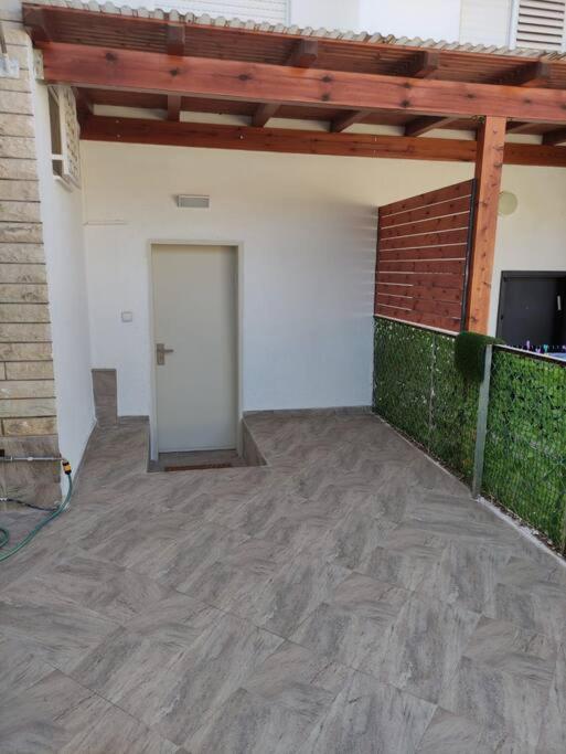 יחידת אירוח חדשה ומקסימה בכרמיאל Apartment Bagian luar foto